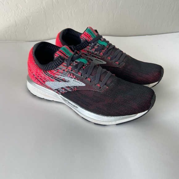 Brooks richochet running shoes black pink 9.5 - Picture 4 of 9